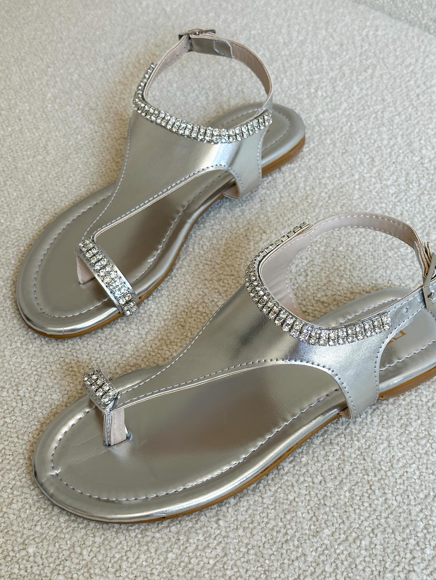 Crystal diamond flip flops