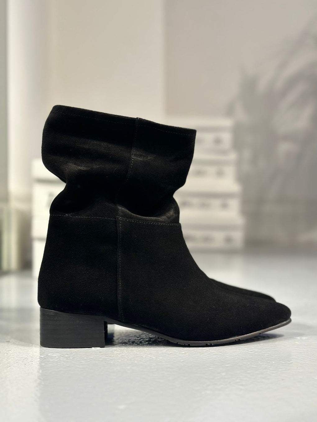 Solid Italian leather boots