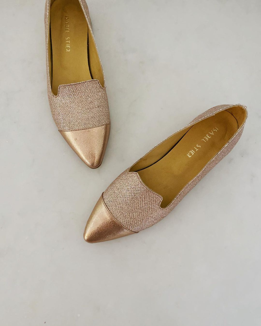 Gold pointed toe flat elegant fashion shoes