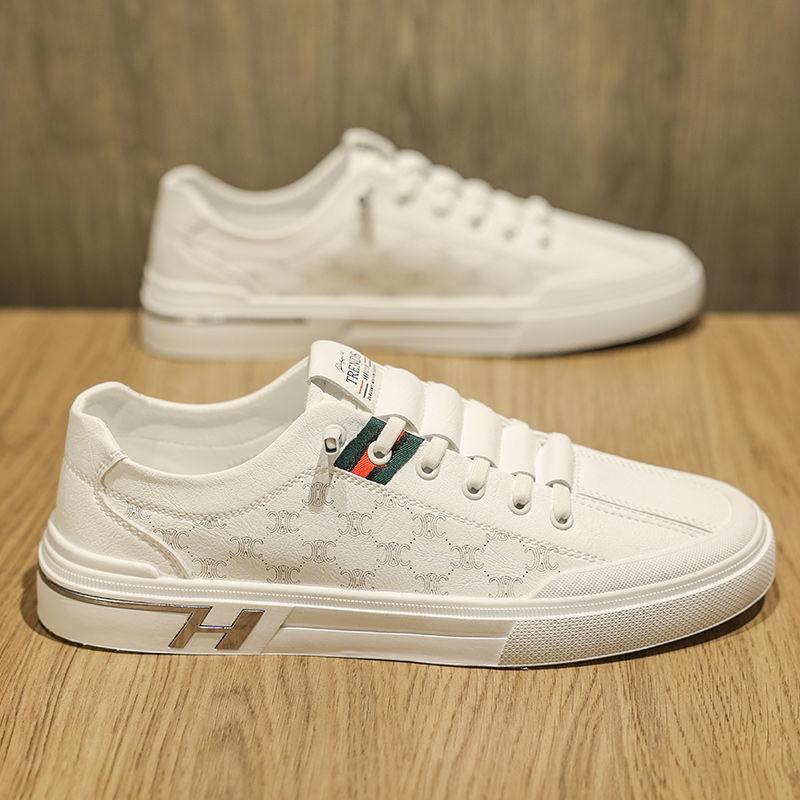 Outdoor sports low top corrected foot shaped sneakers