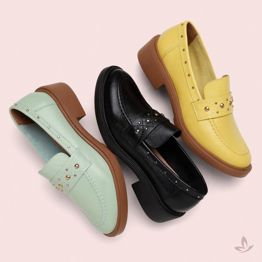 Solid color pearl loafers