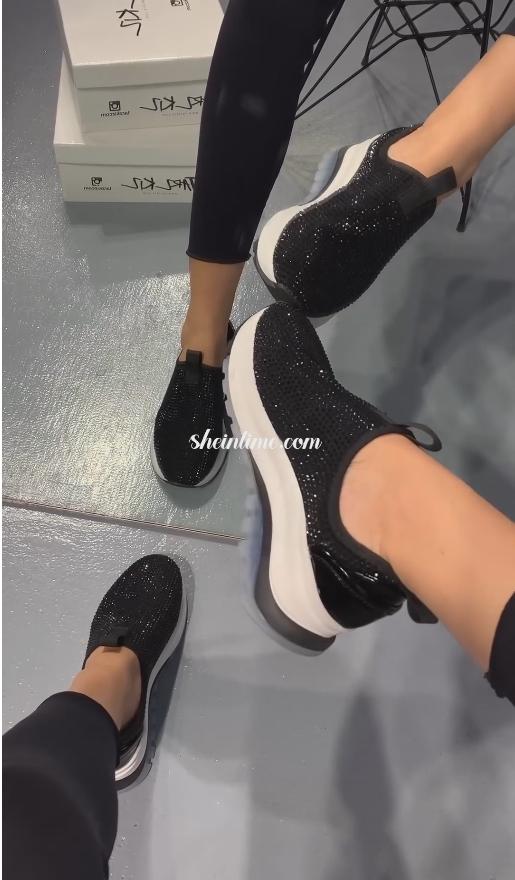 Shiny pure black sneakers